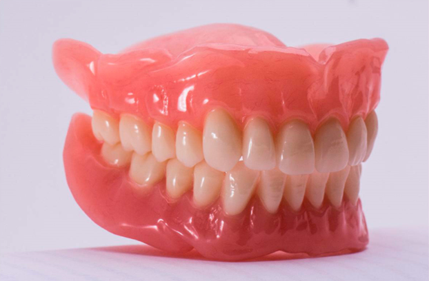 Протезирование удаленного зуба: сроки и особенности